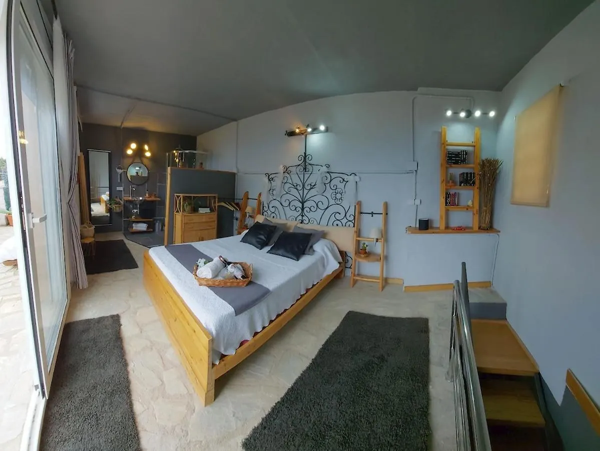 Anglada, Villa With A Private Pool And Jacuzzi 滨海略雷特