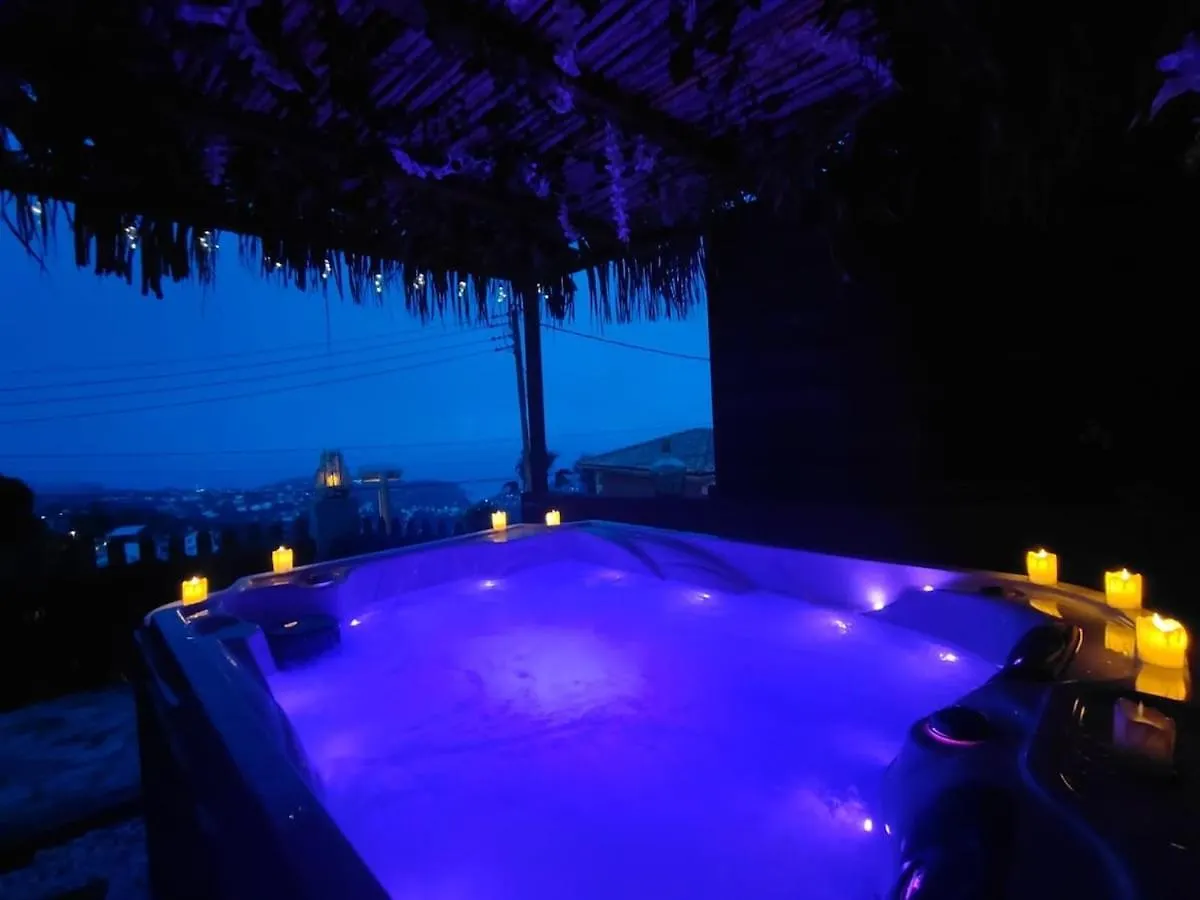 Anglada, Villa With A Private Pool And Jacuzzi 滨海略雷特